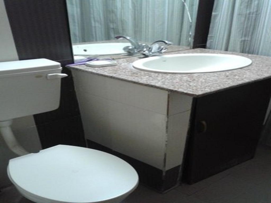 Jeelani Guest House Srīnagar Zimmer foto